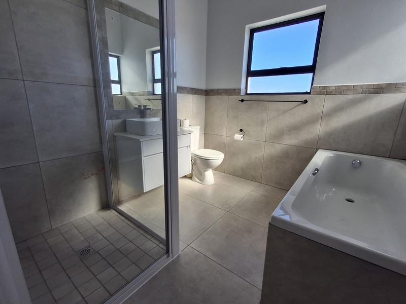 4 Bedroom Property for Sale in Da Gama Bay Western Cape